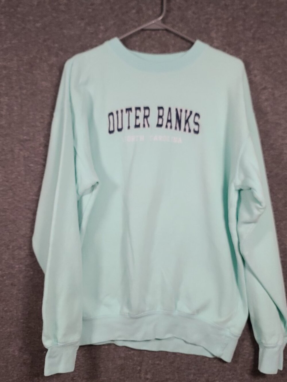 OUTER BANKS North Carolina Embroidered Crewneck Sweatshirt Size Large Light Blue